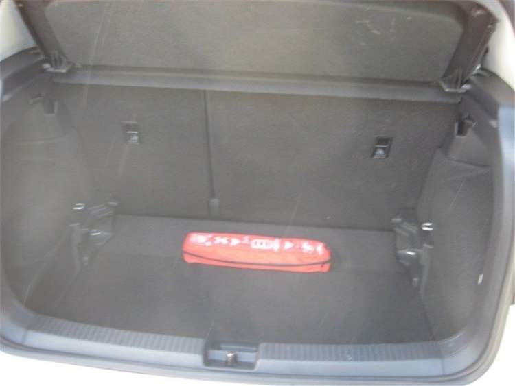 voiture occasion VOLKSWAGEN T-CROSS à la Réunion disponible sur noutlauto.re