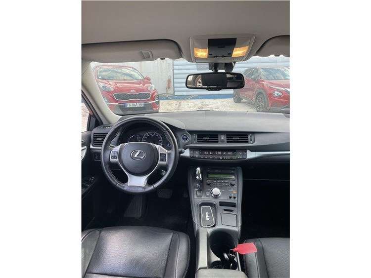 voiture occasion LEXUS CT 200 à la Réunion disponible sur noutlauto.re