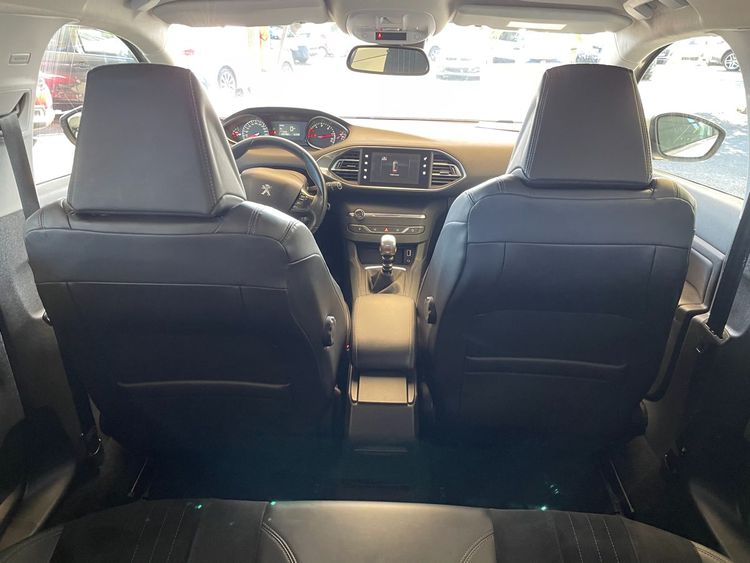 voiture occasion PEUGEOT 308 à la Réunion disponible sur noutlauto.re