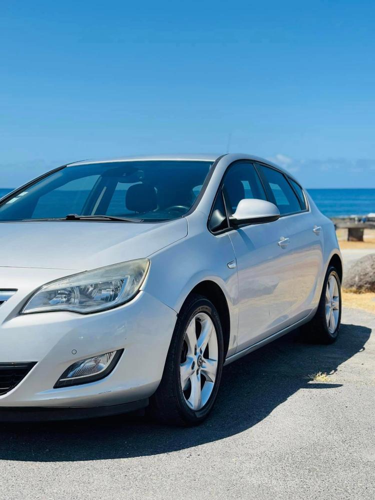 voiture occasion OPEL ASTRA à la Réunion disponible sur noutlauto.re