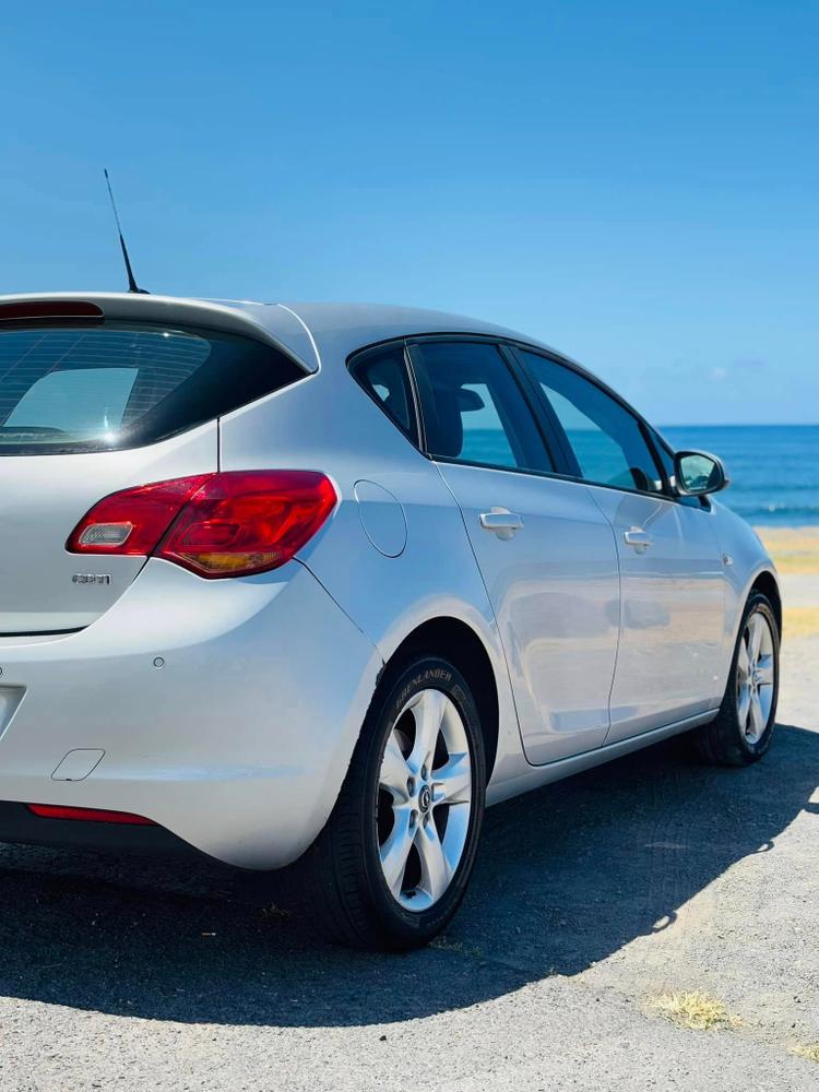 voiture occasion OPEL ASTRA à la Réunion disponible sur noutlauto.re