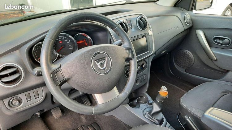 voiture occasion DACIA LOGAN à la Réunion disponible sur noutlauto.re