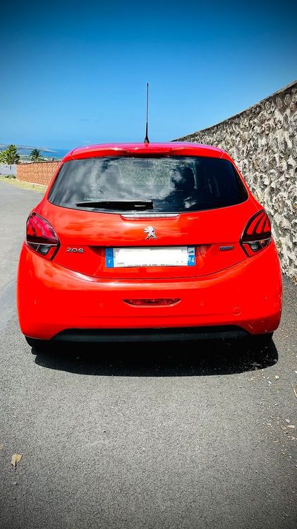 voiture occasion PEUGEOT 208 à la Réunion disponible sur noutlauto.re