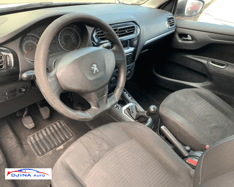 voiture occasion PEUGEOT 301 à la Réunion disponible sur noutlauto.re