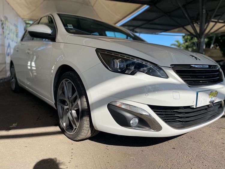 voiture occasion PEUGEOT 308 à la Réunion disponible sur noutlauto.re