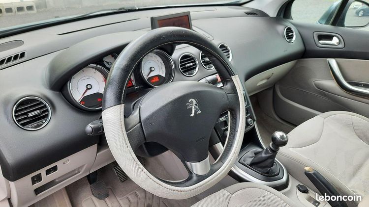 voiture occasion PEUGEOT 308 à la Réunion disponible sur noutlauto.re