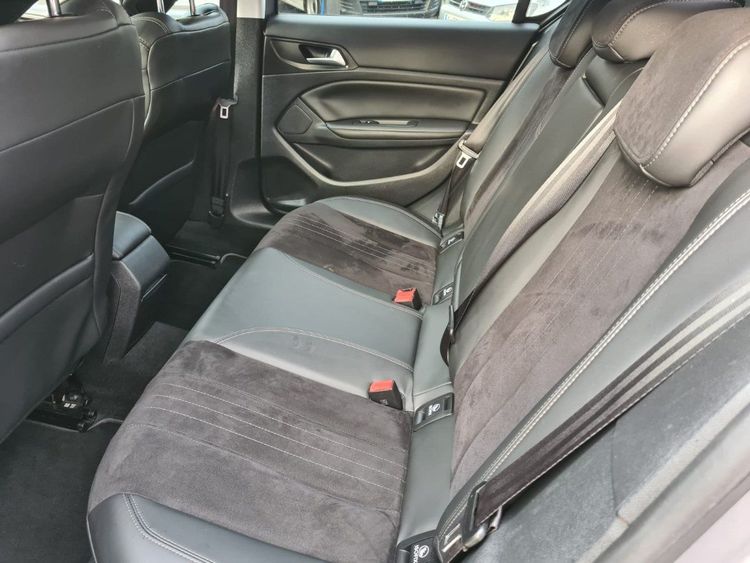 voiture occasion PEUGEOT 308 à la Réunion disponible sur noutlauto.re