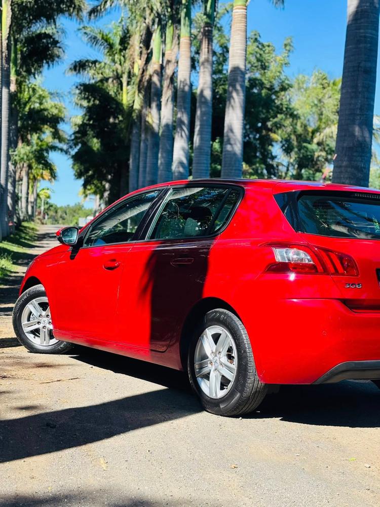 voiture occasion PEUGEOT 308 à la Réunion disponible sur noutlauto.re