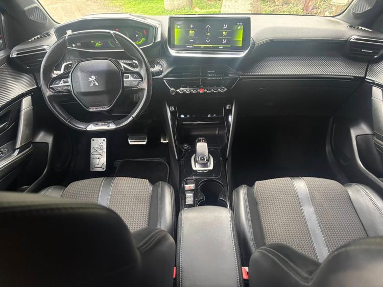 voiture occasion PEUGEOT 208 à la Réunion disponible sur noutlauto.re