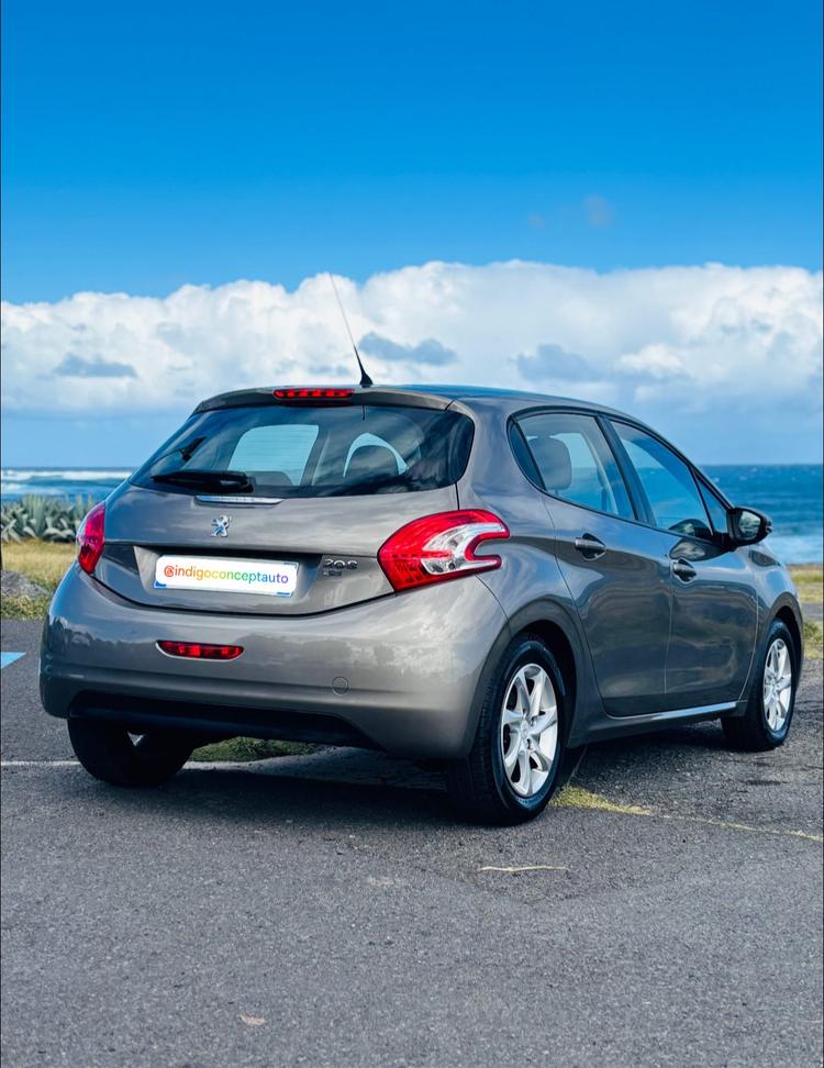 voiture occasion PEUGEOT 208 à la Réunion disponible sur noutlauto.re