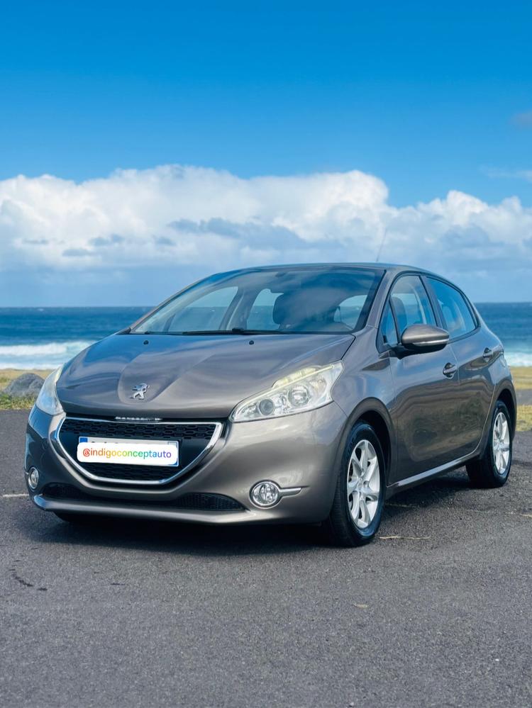 voiture occasion PEUGEOT 208 à la Réunion disponible sur noutlauto.re