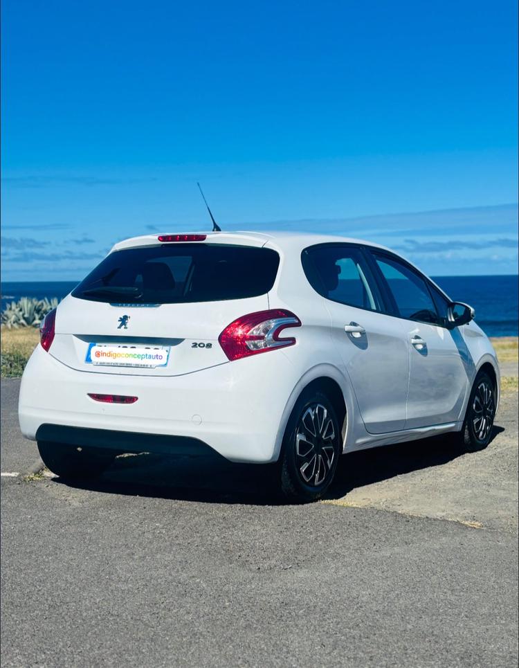 voiture occasion PEUGEOT 208 à la Réunion disponible sur noutlauto.re
