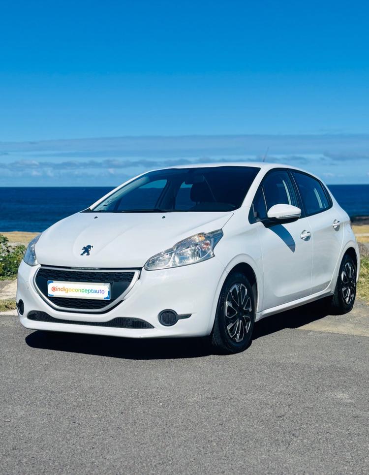 voiture occasion PEUGEOT 208 à la Réunion disponible sur noutlauto.re