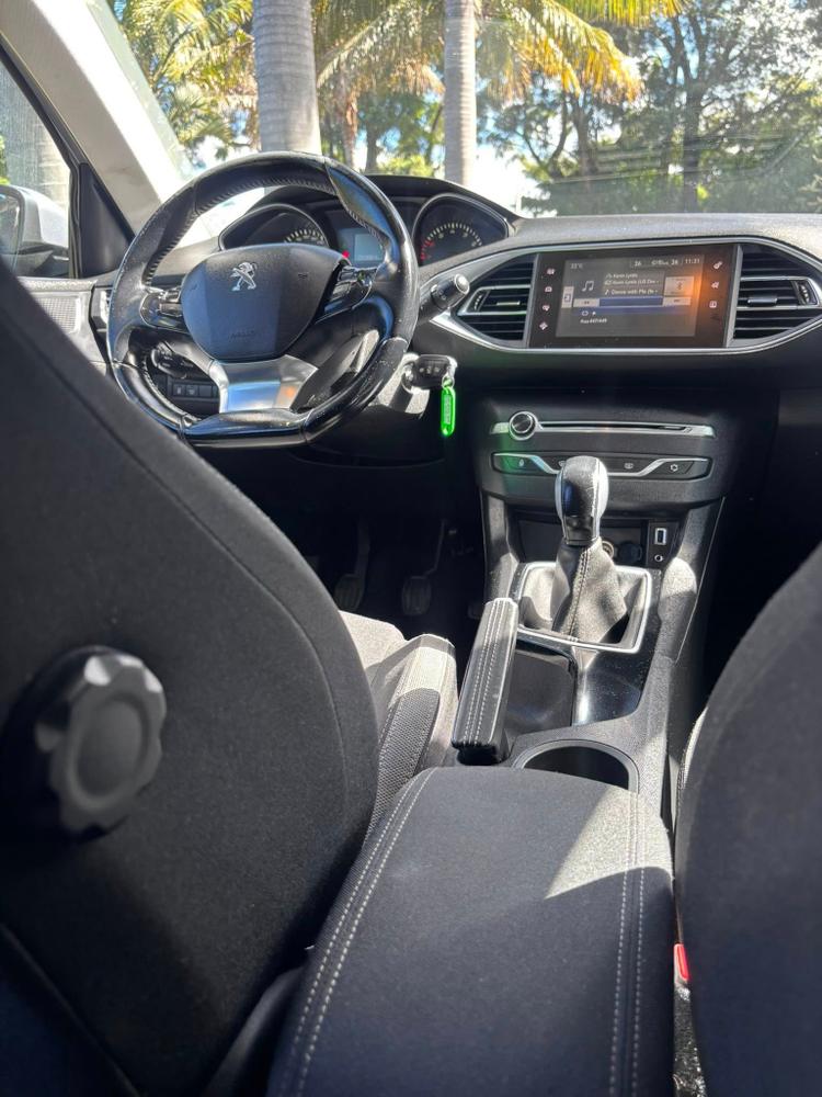 voiture occasion PEUGEOT 308 à la Réunion disponible sur noutlauto.re