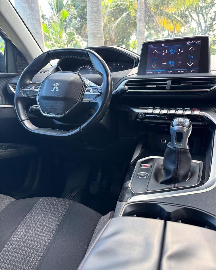 voiture occasion PEUGEOT 3008 à la Réunion disponible sur noutlauto.re