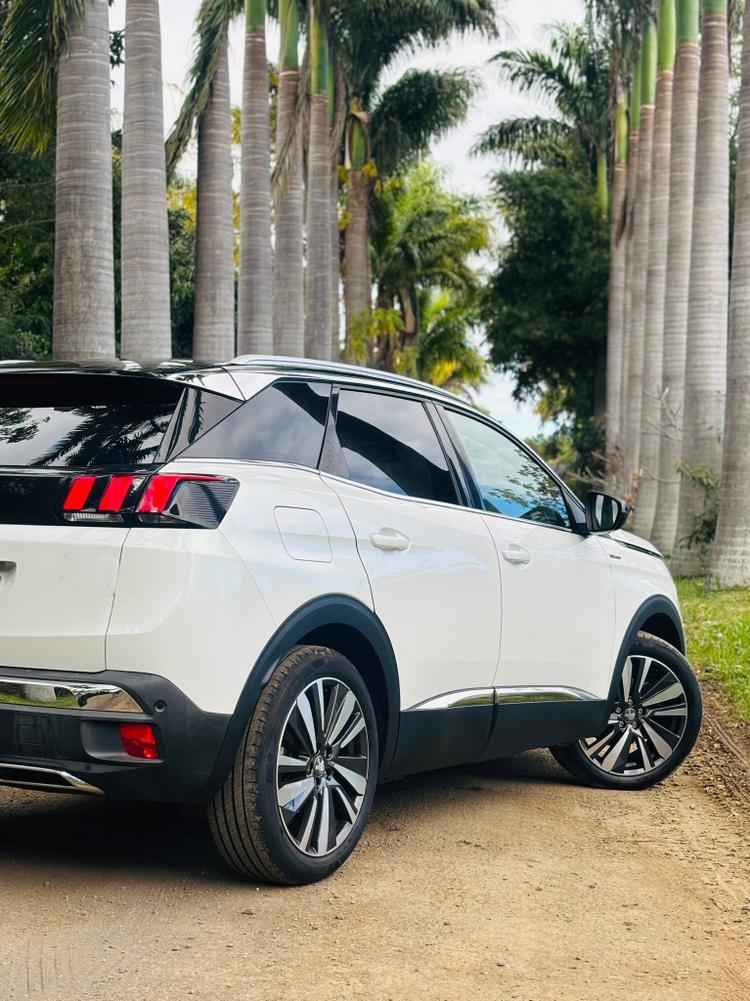 voiture occasion PEUGEOT 3008 à la Réunion disponible sur noutlauto.re