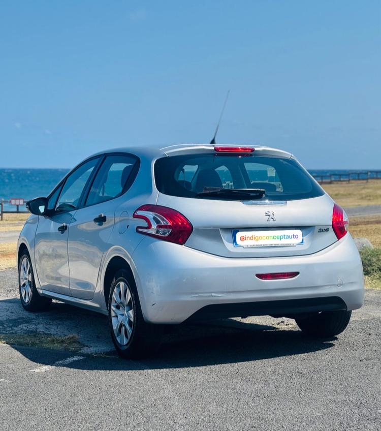 voiture occasion PEUGEOT 208 à la Réunion disponible sur noutlauto.re