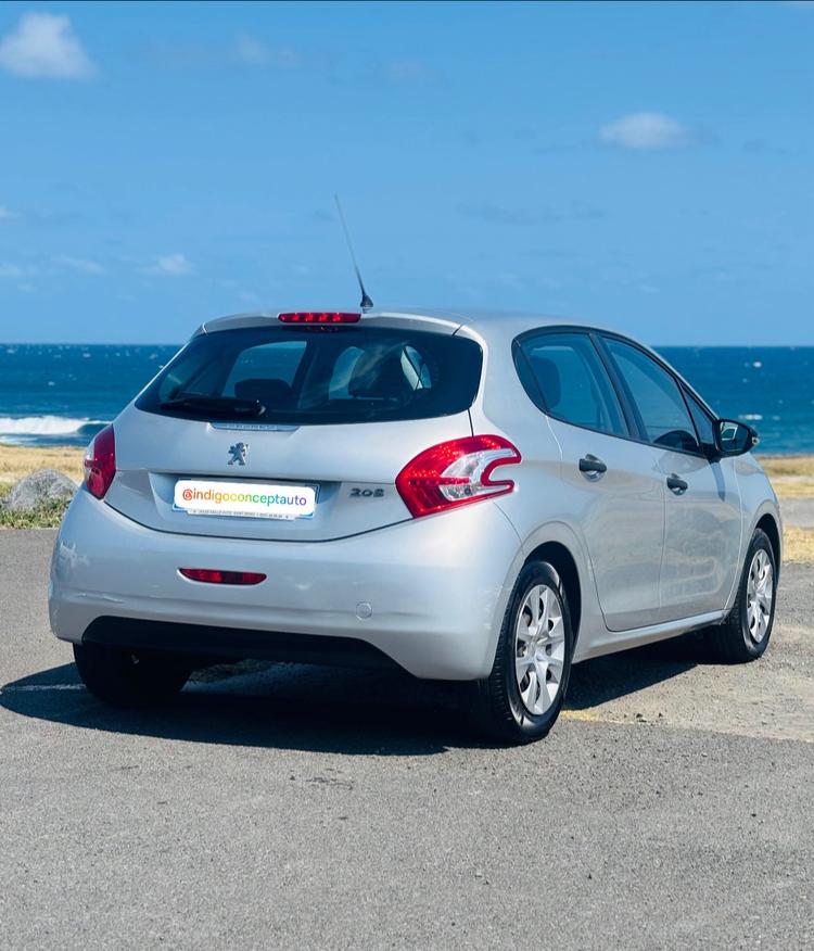 voiture occasion PEUGEOT 208 à la Réunion disponible sur noutlauto.re