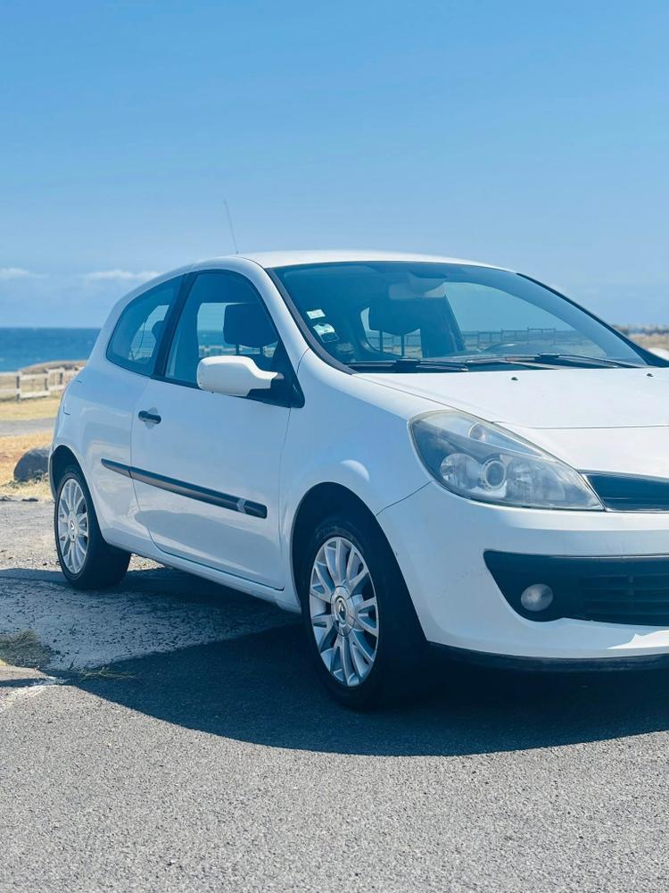 voiture occasion RENAULT CLIO à la Réunion disponible sur noutlauto.re