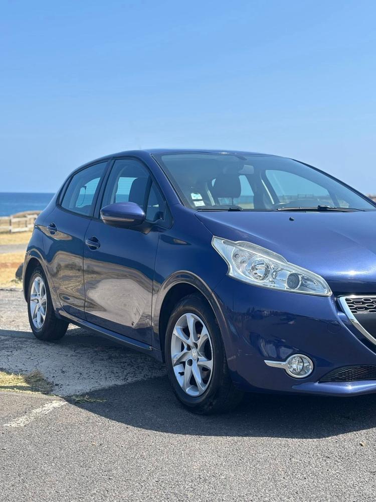 voiture occasion PEUGEOT 208 à la Réunion disponible sur noutlauto.re