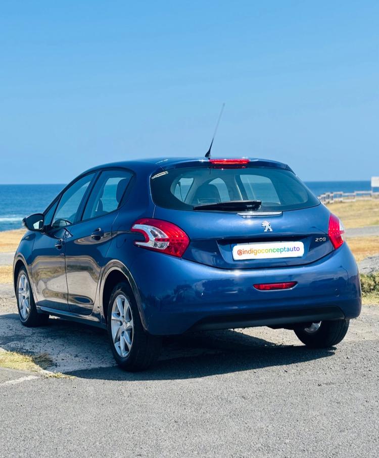 voiture occasion PEUGEOT 208 à la Réunion disponible sur noutlauto.re