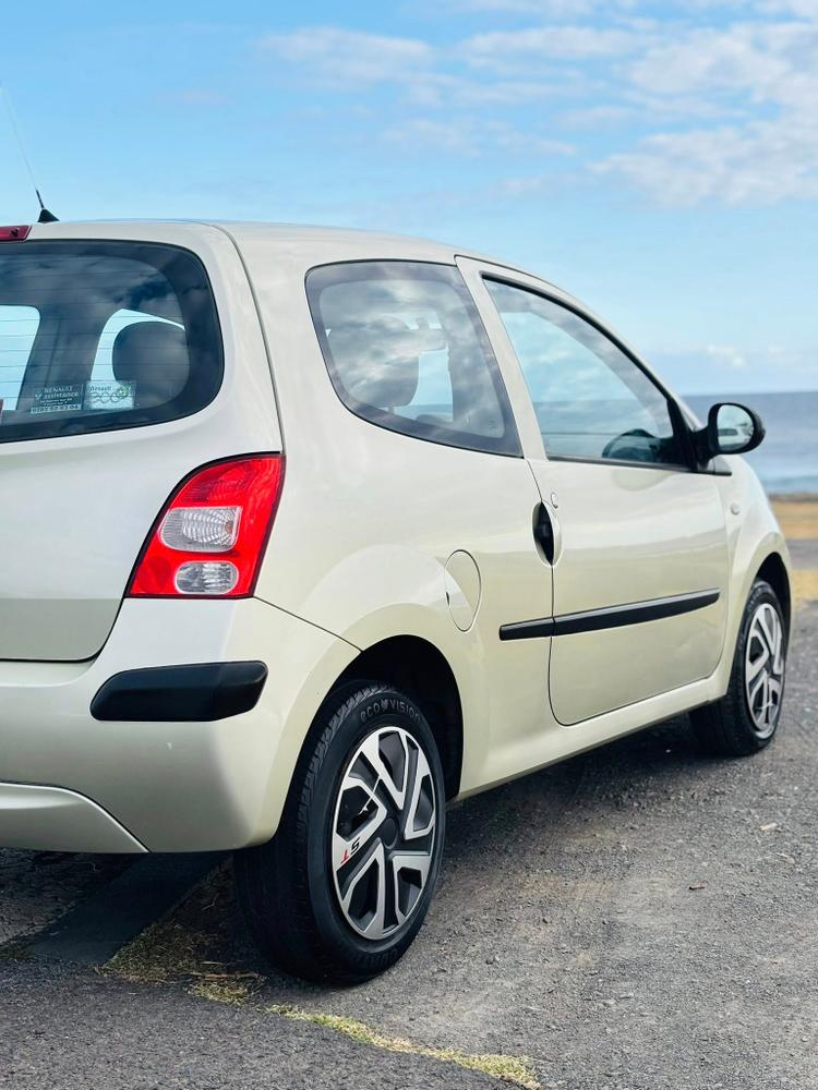 voiture occasion RENAULT TWINGO à la Réunion disponible sur noutlauto.re