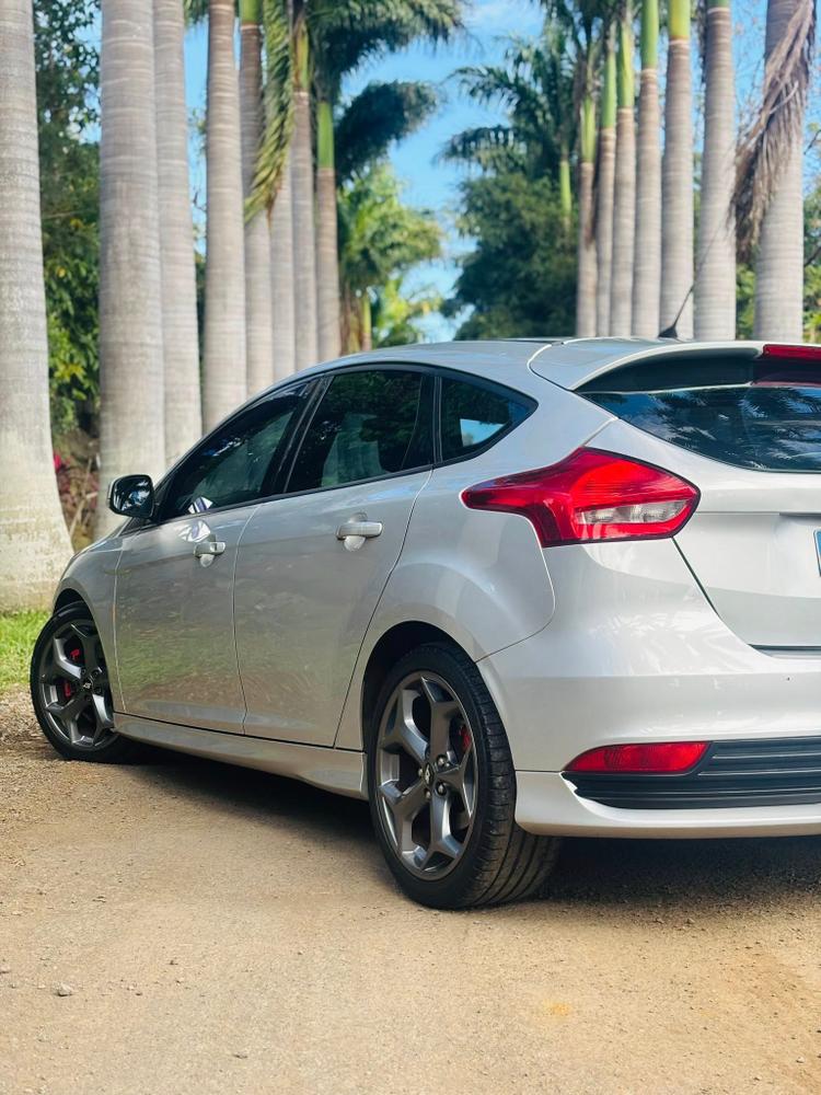 voiture occasion FORD FOCUS à la Réunion disponible sur noutlauto.re