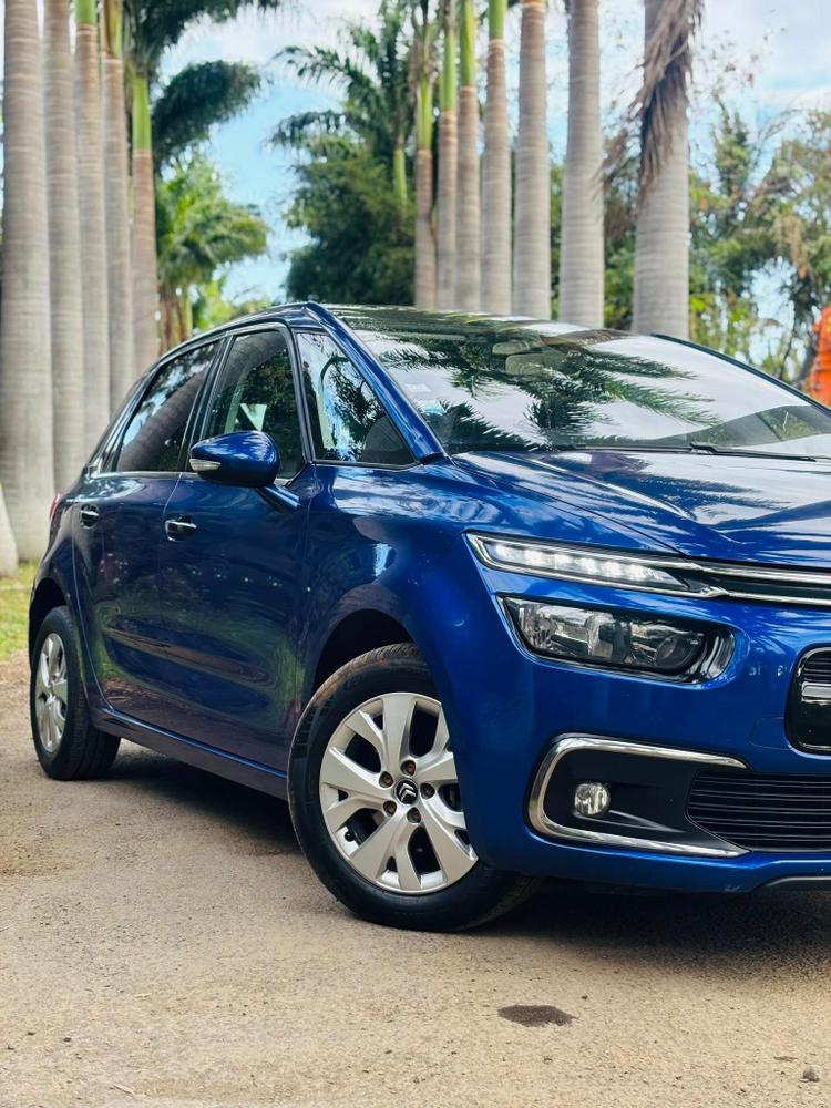 voiture occasion CITROEN C4 PICASSO à la Réunion disponible sur noutlauto.re