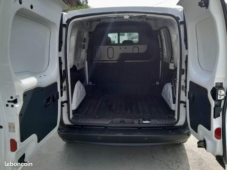 voiture occasion RENAULT KANGOO à la Réunion disponible sur noutlauto.re