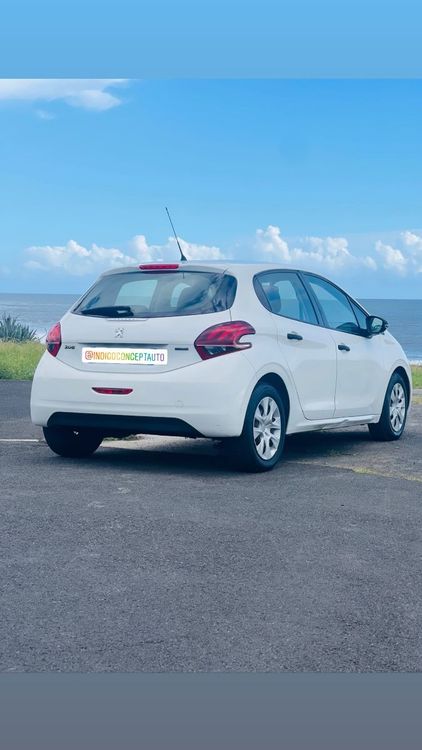 voiture occasion PEUGEOT 208 à la Réunion disponible sur noutlauto.re