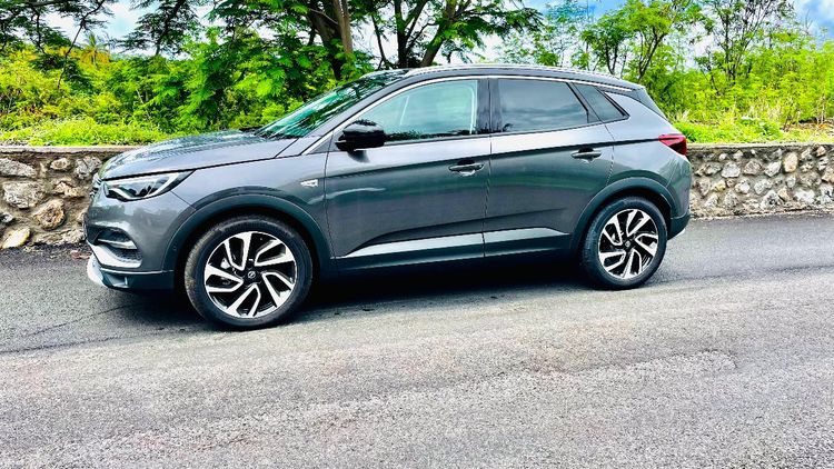 voiture occasion OPEL GRANDLAND X à la Réunion disponible sur noutlauto.re