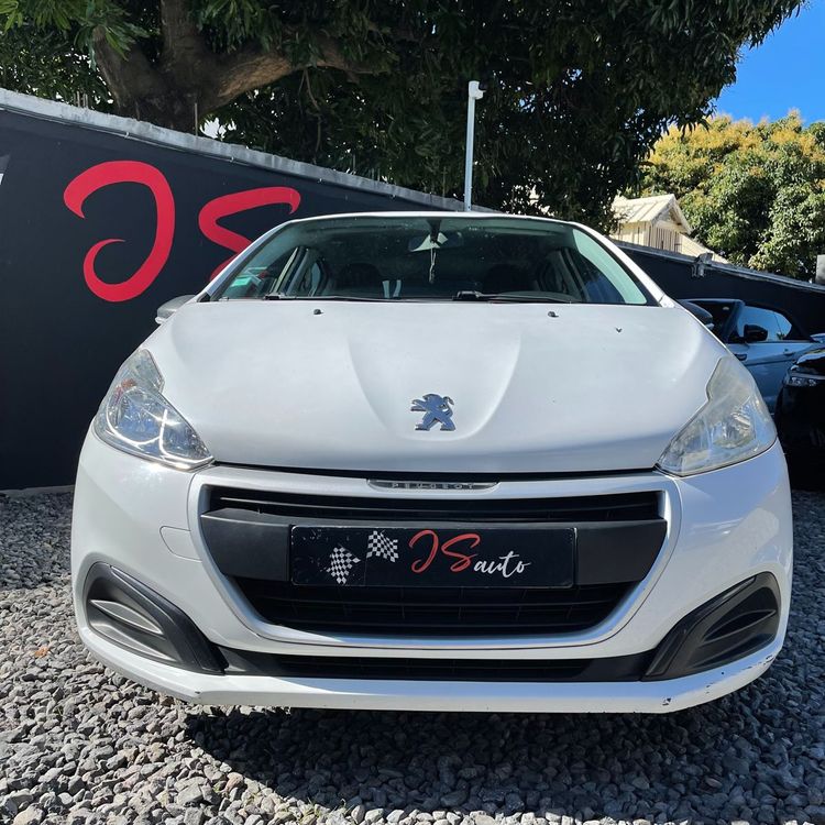 voiture occasion PEUGEOT 208 à la Réunion disponible sur noutlauto.re
