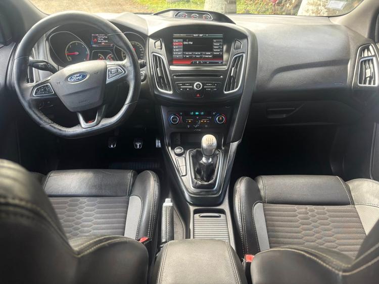 voiture occasion FORD FOCUS à la Réunion disponible sur noutlauto.re