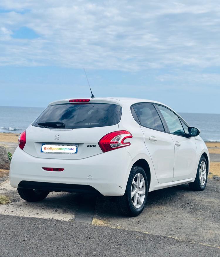 voiture occasion PEUGEOT 208 à la Réunion disponible sur noutlauto.re