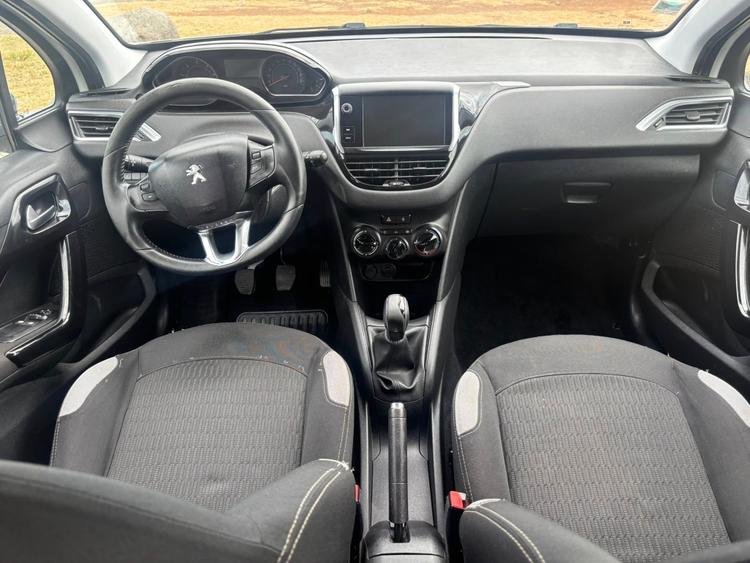 voiture occasion PEUGEOT 208 à la Réunion disponible sur noutlauto.re