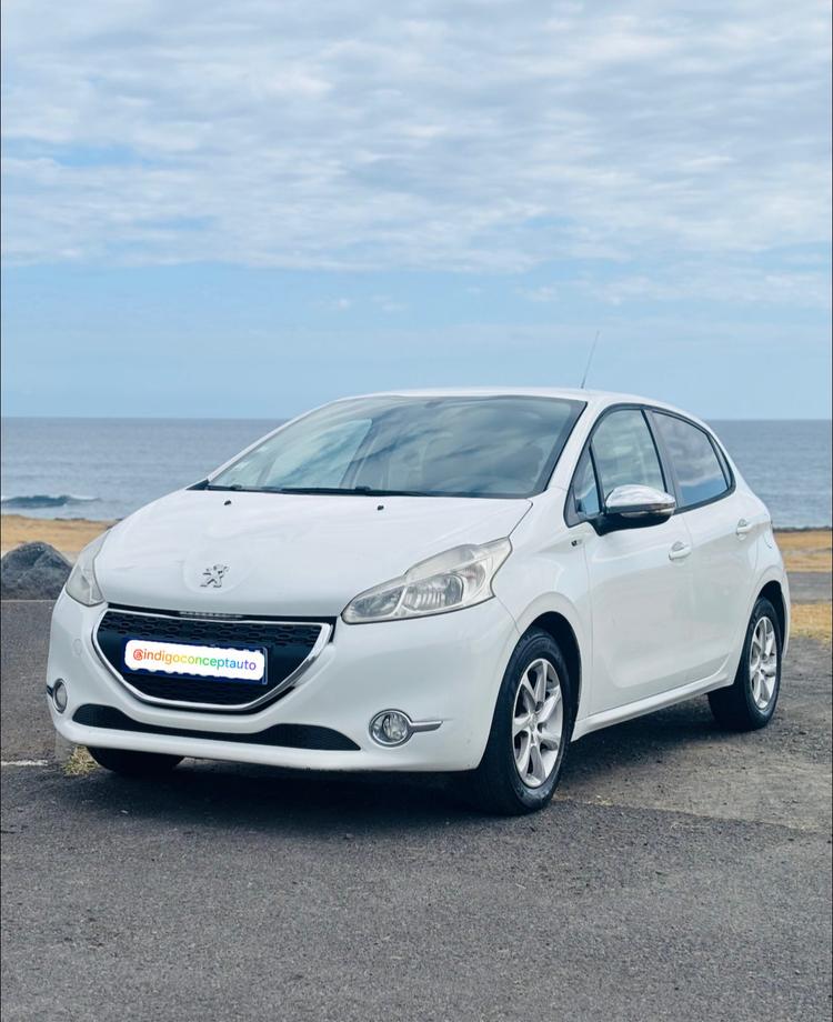 voiture occasion PEUGEOT 208 à la Réunion disponible sur noutlauto.re