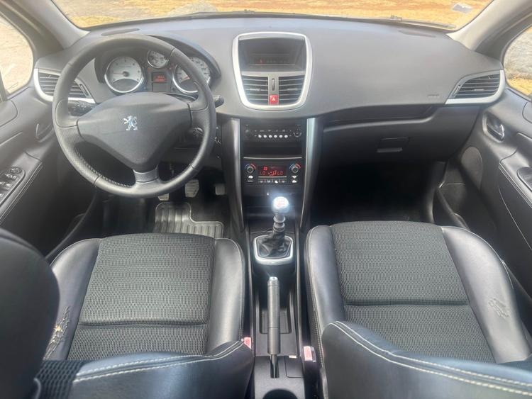 voiture occasion PEUGEOT 207 à la Réunion disponible sur noutlauto.re