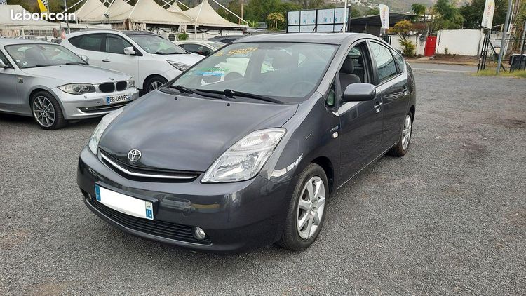 voiture occasion TOYOTA PRIUS à la Réunion disponible sur noutlauto.re