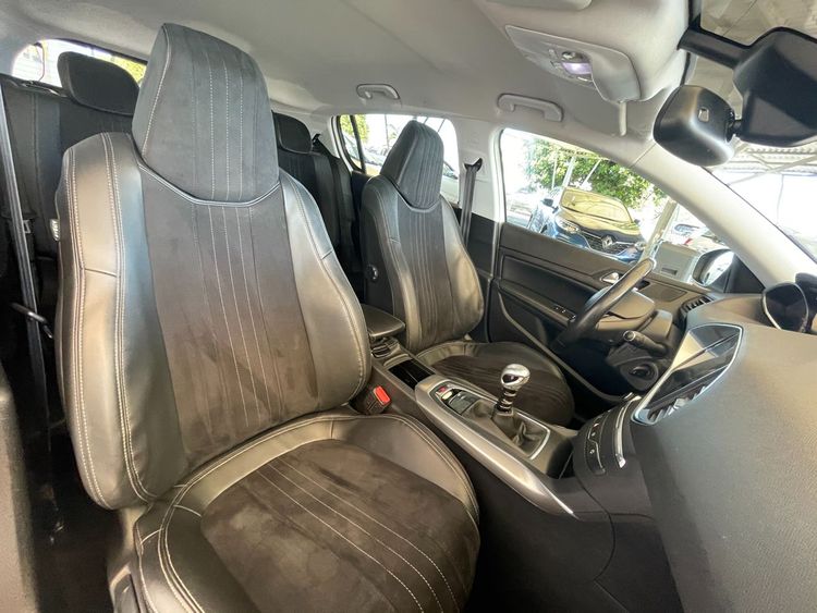 voiture occasion PEUGEOT 308 à la Réunion disponible sur noutlauto.re
