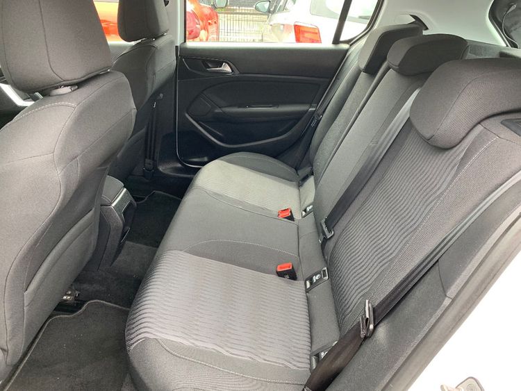 voiture occasion PEUGEOT 308 à la Réunion disponible sur noutlauto.re