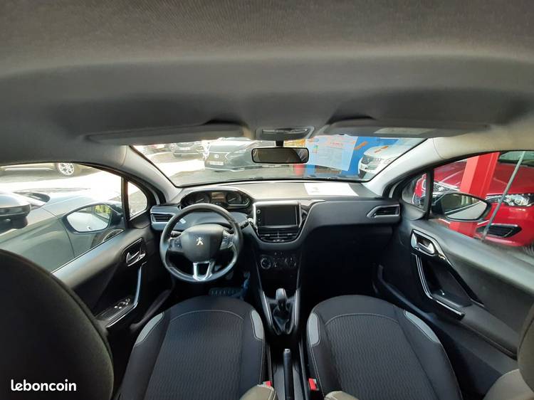 voiture occasion PEUGEOT 208 à la Réunion disponible sur noutlauto.re
