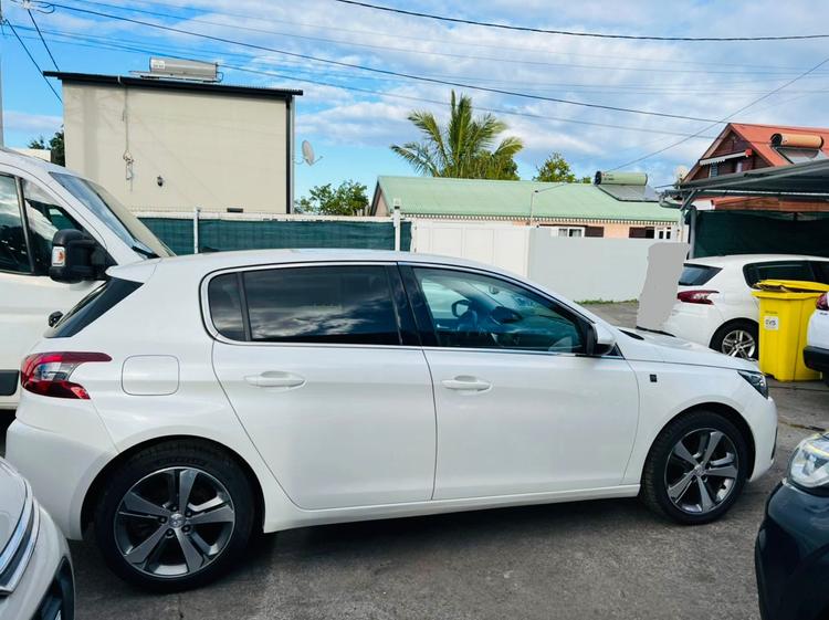voiture occasion PEUGEOT 308 à la Réunion disponible sur noutlauto.re