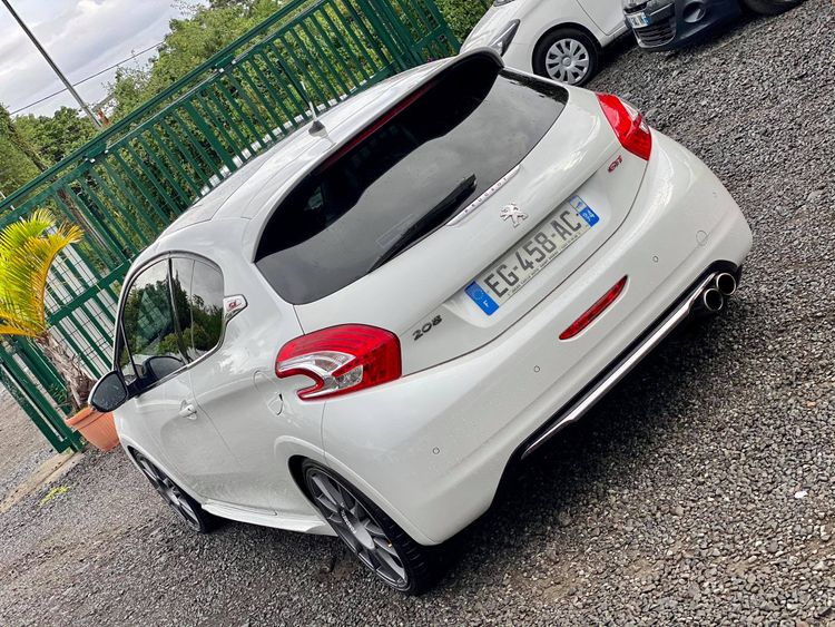 voiture occasion PEUGEOT 208 à la Réunion disponible sur noutlauto.re
