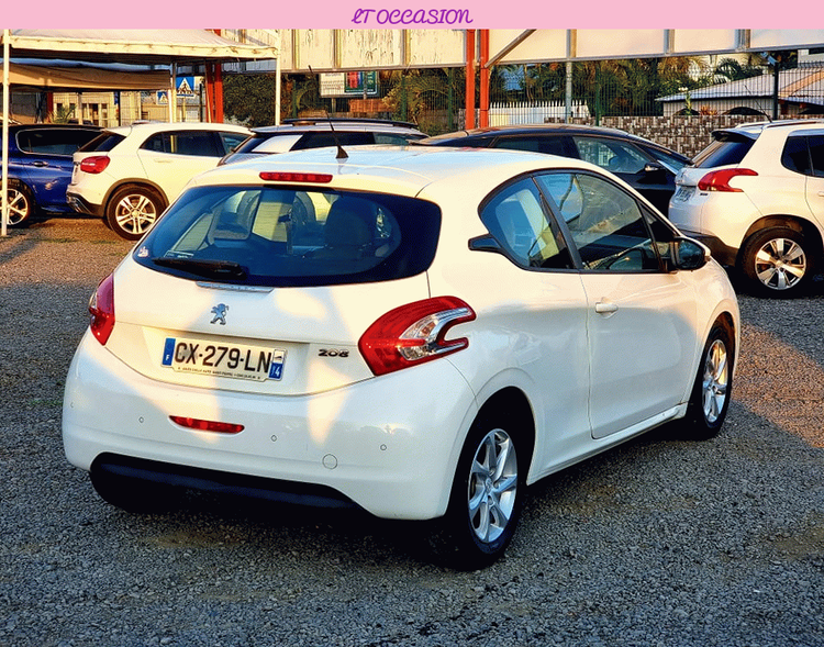 voiture occasion PEUGEOT 208 à la Réunion disponible sur noutlauto.re