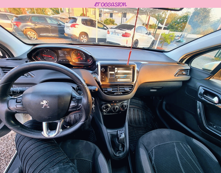 voiture occasion PEUGEOT 208 à la Réunion disponible sur noutlauto.re