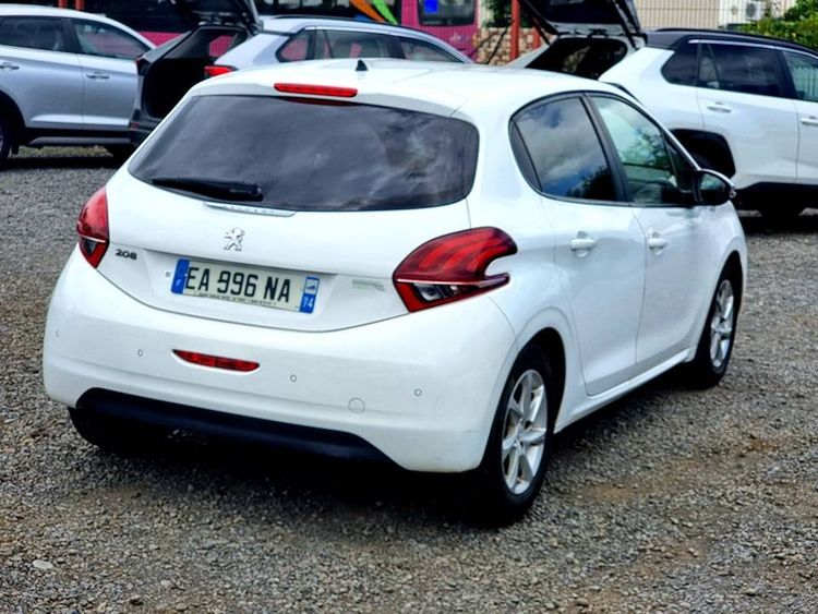 voiture occasion PEUGEOT 208 à la Réunion disponible sur noutlauto.re