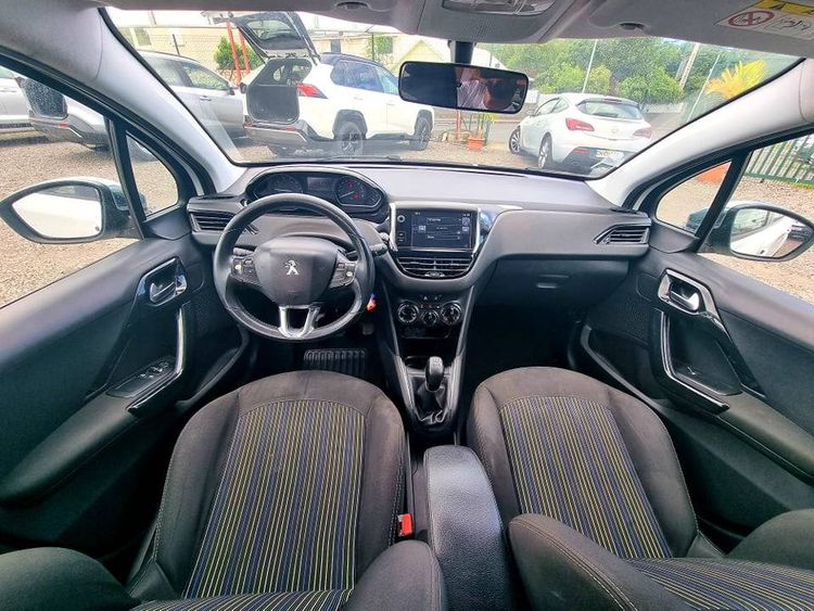 voiture occasion PEUGEOT 208 à la Réunion disponible sur noutlauto.re