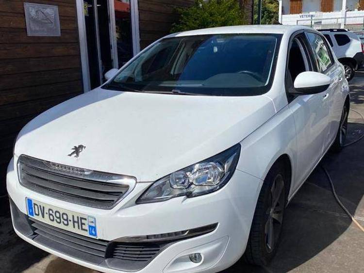voiture occasion PEUGEOT 308 à la Réunion disponible sur noutlauto.re