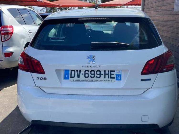 voiture occasion PEUGEOT 308 à la Réunion disponible sur noutlauto.re