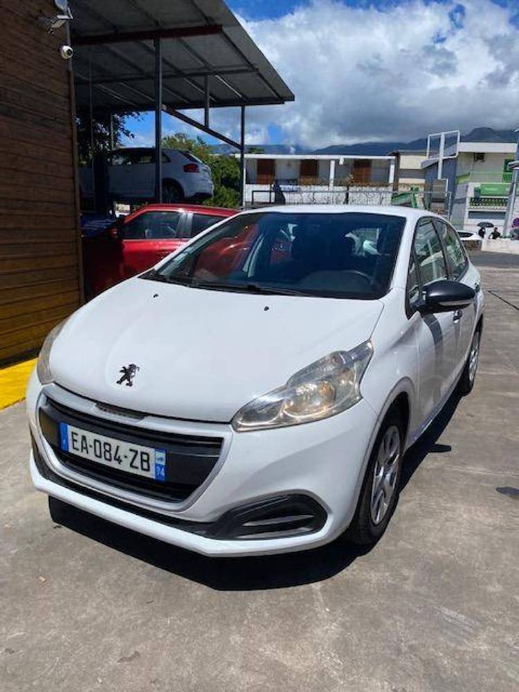 voiture occasion PEUGEOT 208 à la Réunion disponible sur noutlauto.re